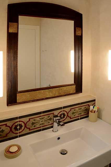 ferienwohnung_badezimmer_spiegel